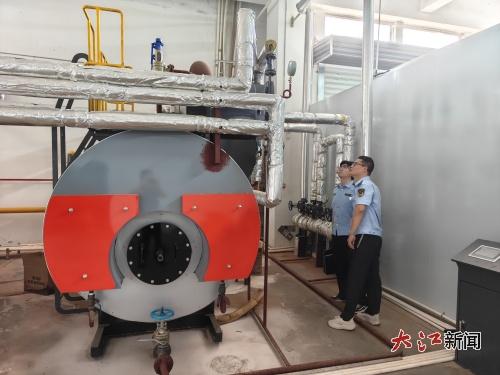 東臨新區(qū)市場監(jiān)管局開展節(jié)前特種設(shè)備安全生產(chǎn)檢查 圖 信息安全設(shè)備制造