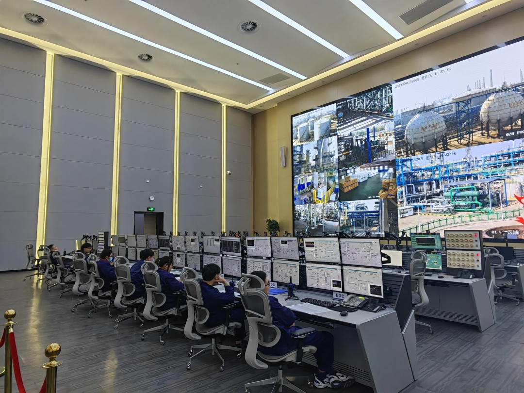 嘉化能源 火力全開忙生產(chǎn)，循環(huán)產(chǎn)業(yè)促發(fā)展——新春走基層之信息安全設(shè)備制造車間觀察